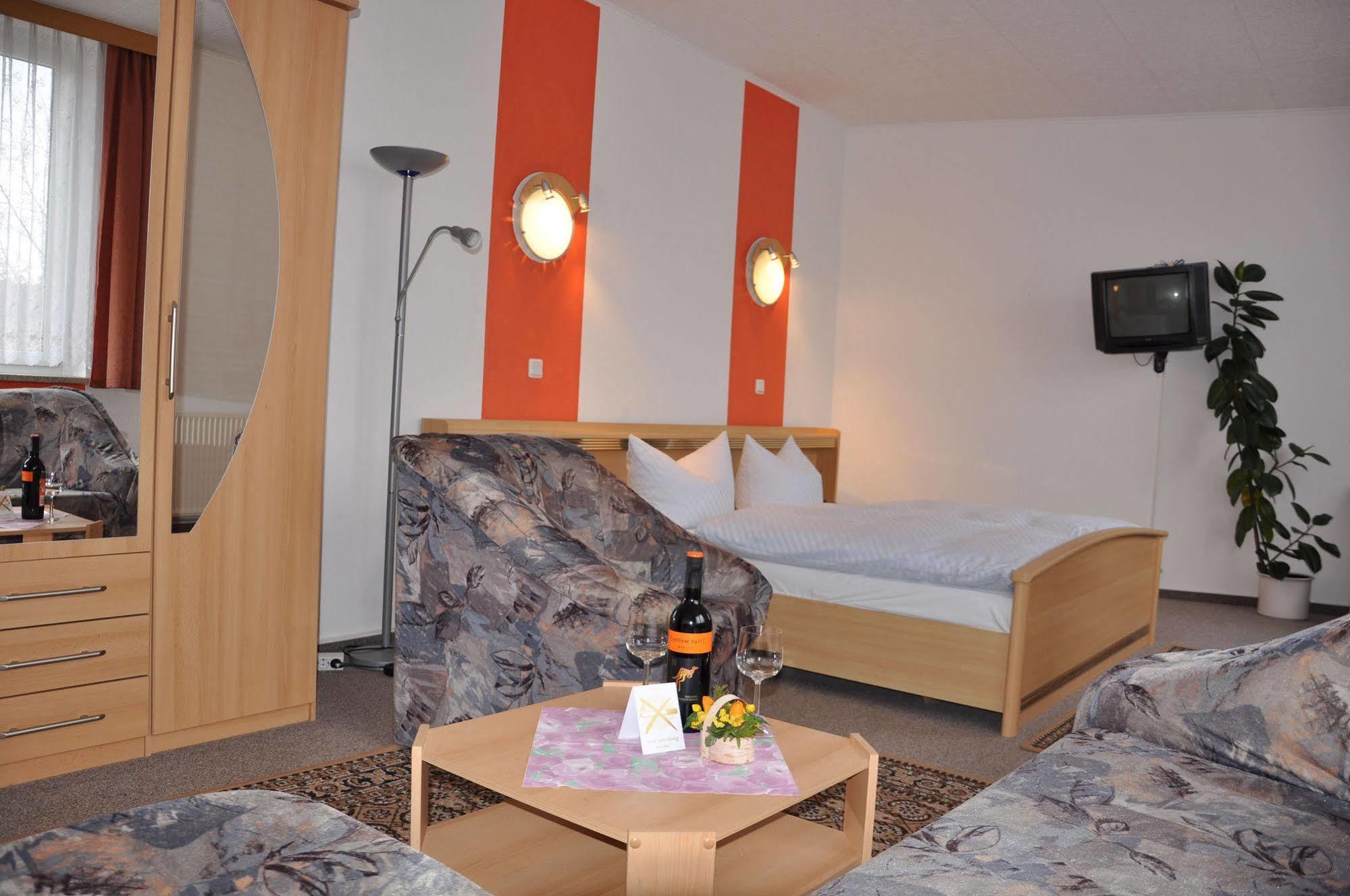 Hotel Zum Gruendle Oberhof  Exteriör bild
